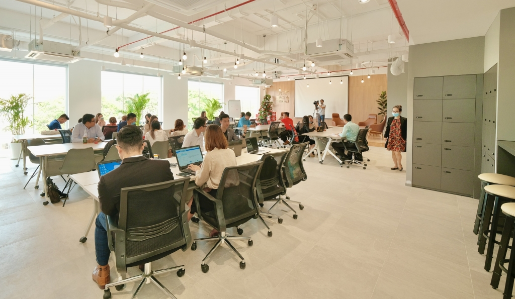 Khu đào tạo, huấn luyện (GenAcademy) cùng sảnh tập trung (SOHI town hall) phục vụ cho nhiều hoạt động đào tạo, gắn kết nhân viên sẽ được đẩy mạnh tại Generali Plaza Khu đào tạo, huấn luyện (GenAcademy) cùng sảnh tập trung (SOHI town hall) phục vụ cho nhiều hoạt động đào tạo, gắn kết nhân viên sẽ được đẩy mạnh tại Generali Plaza
