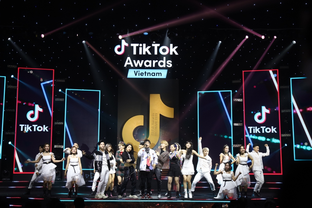 Tiết mục mashup độc đáo, quy tụ các nhà sáng tạo nổi bật trên TikTok