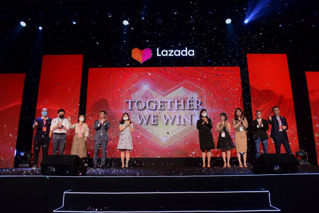 LazMall Brand Awards 2021 tôn vinh 16 thương hiệu có sự phát triển mạnh mẽ và bền vững