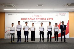 Toyota Việt Nam trao tặng 200 suất học bổng hỗ trợ sinh viên chuyên ngành kỹ thuật và âm nhạc