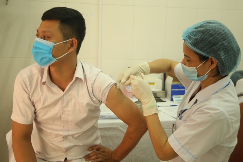 Thủ tướng yêu cầu tằng cường tiêm vaccine