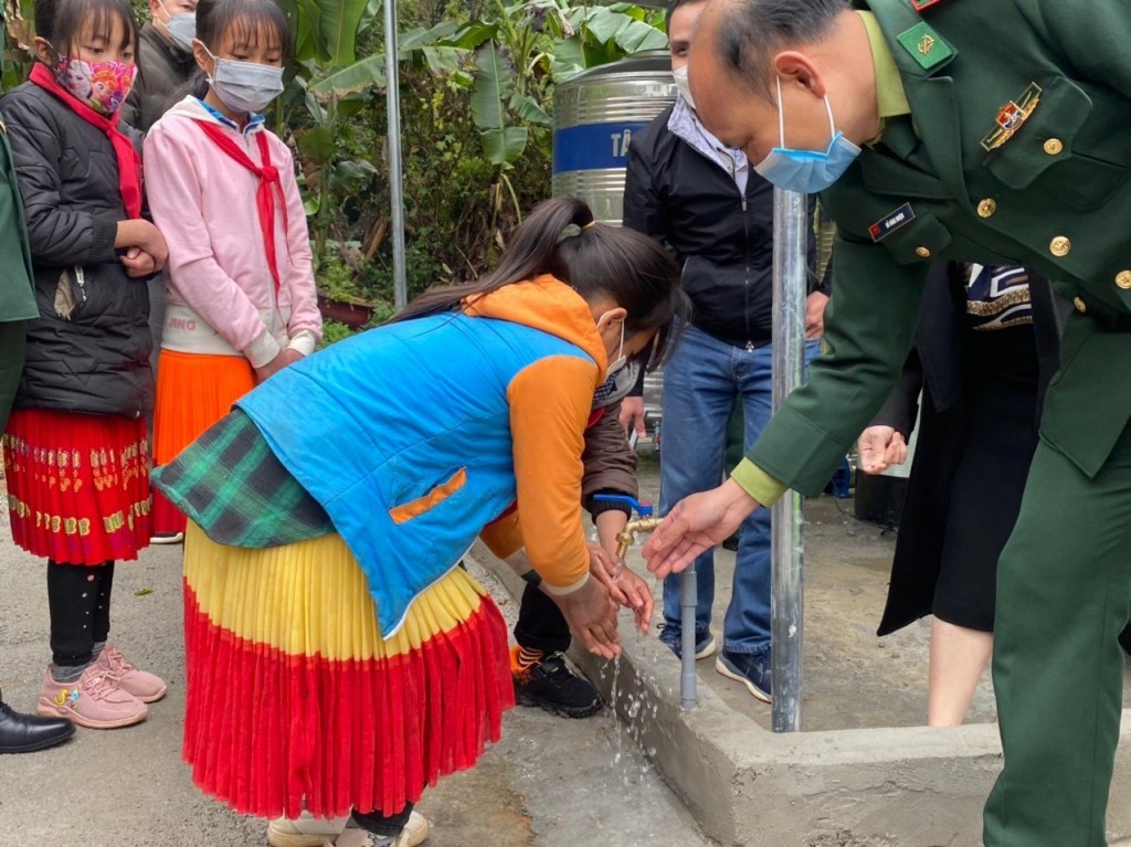 Hà Giang: Hệ thống nước sạch nâng cao chất lượng cuộc sống thầy và trò trường Tiểu học Ma Lé