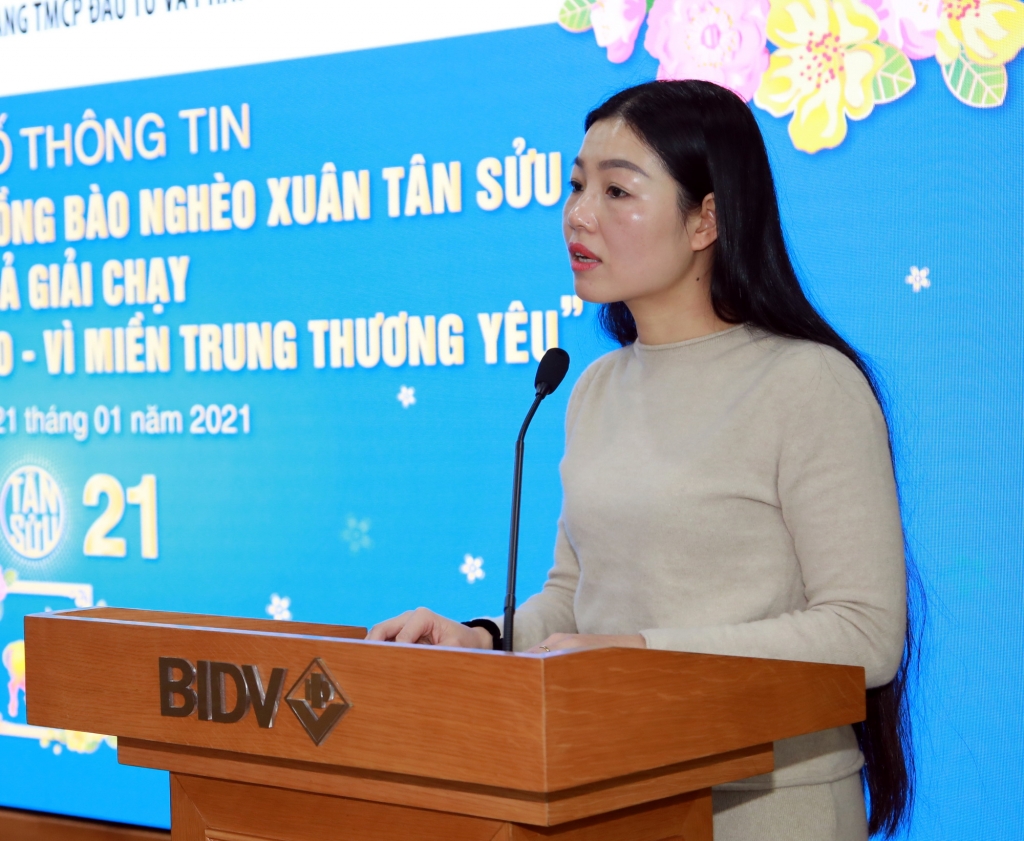 Bà Vũ Thị Loan - Ủy viên Ban chấp hành, Phó Trưởng Ban Chính sách kinh tế xã hội và Thi đua khen thưởng, Tổng Liên đoàn Lao động Việt Nam
