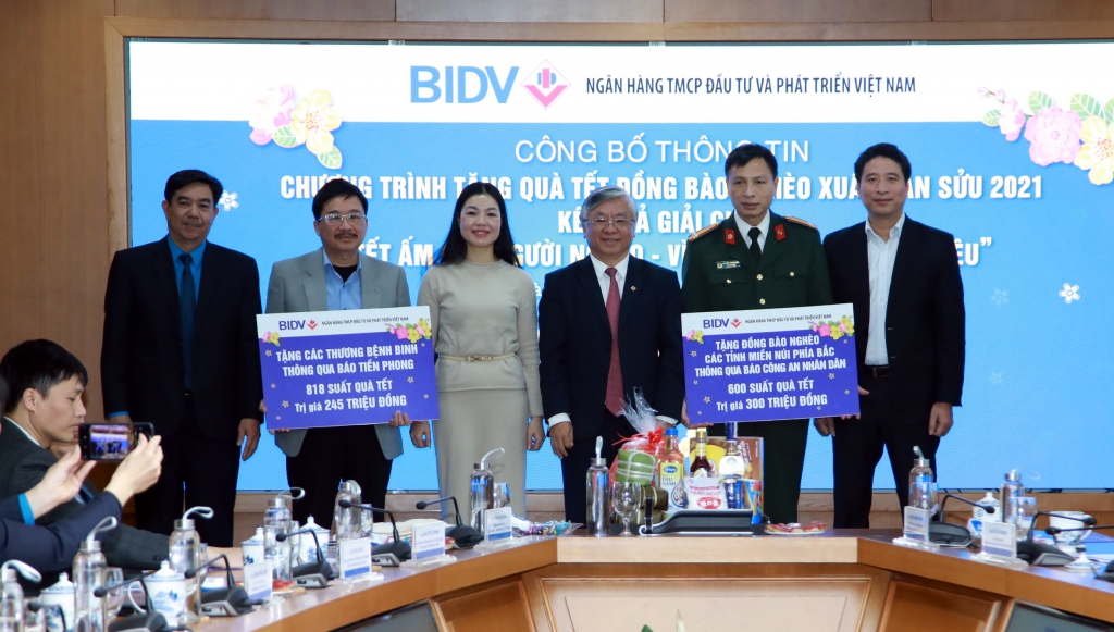 BIDV trao tặng quà Tết cho thương bệnh binh và đồng bào nghèo các tỉnh miền núi phía Bắc thông qua các cơ quan báo chí