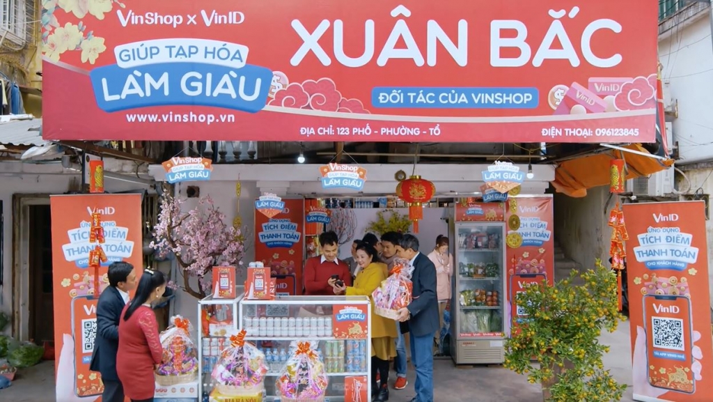 Xuân Bắc nhẹ gánh bán hàng tạp hóa nhờ những hỗ trợ ưu việt từ VinShop.