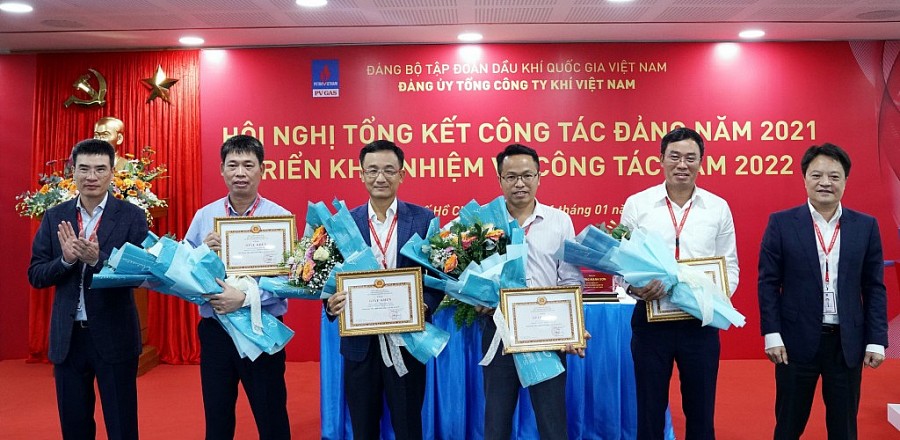 Ban Thường vụ Đảng ủy Tập đoàn khen thưởng các tổ chức đảng PV GAS đạt danh hiệu “Hoàn thành xuất sắc nhiệm vụ tiêu biểu năm 2021”