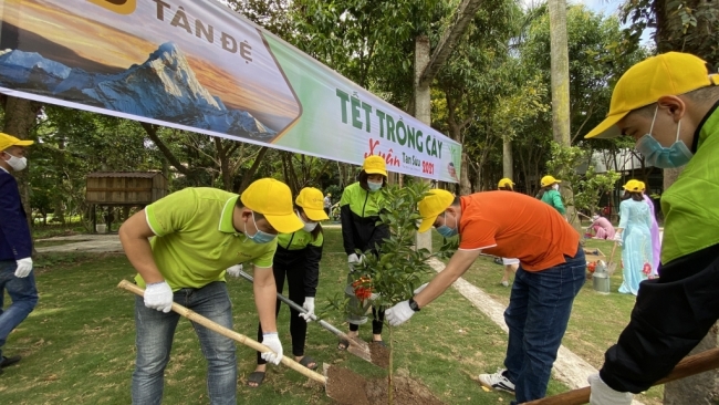 Tân Đệ trồng hơn 1.000 cây xanh khởi đầu xuân mới