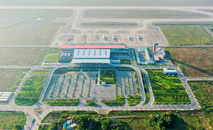 Sân bay quốc tế Vân Đồn được trang bị thiết bị hiện đại hỗ trợ máy bay cất và hạ cánh ở cả 2 đầu đường băng trong mọi điều kiện về thời tiết