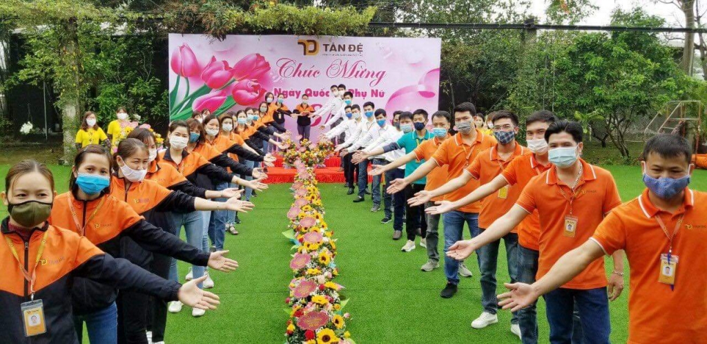 Những “bông hoa hạnh phúc” trong ngôi nhà Tân Đệ Những “bông hoa hạnh phúc” trong ngôi nhà Tân Đệ