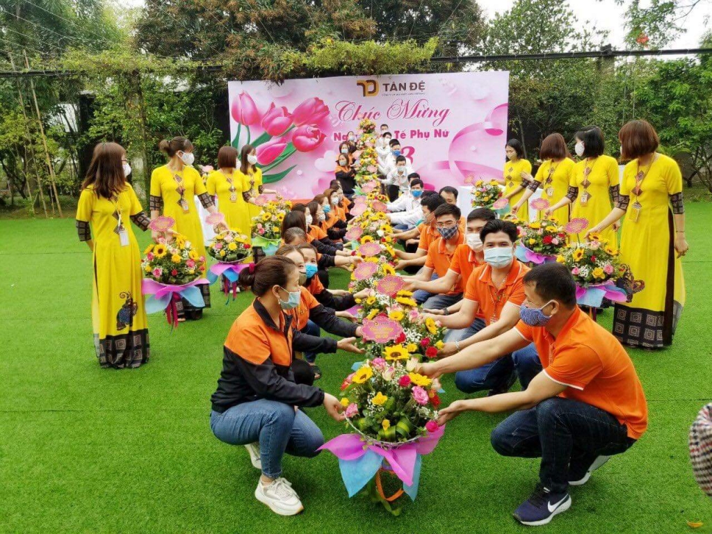 Những “bông hoa hạnh phúc” trong ngôi nhà Tân Đệ Những “bông hoa hạnh phúc” trong ngôi nhà Tân Đệ