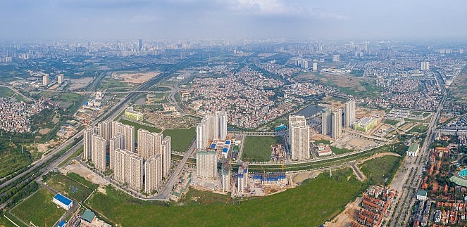 Vinhomes Smart City nằm ngay sát “tam giác metro” gồm 3 tuyến số 5 – 6 – 7, cùng 2 nhà ga được bố trí bên cạnh giúp cư dân dễ dàng sử dụng phương tiện giao thông công cộng hiện đại