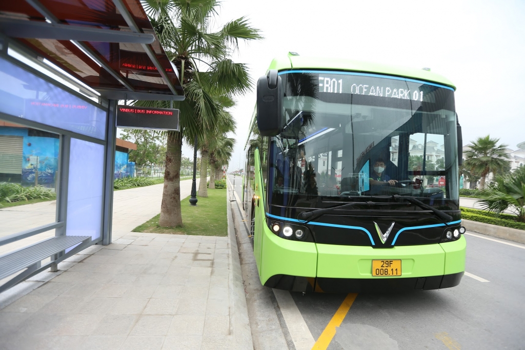 Xe buýt điện của VinBus chính thức lăn bánh