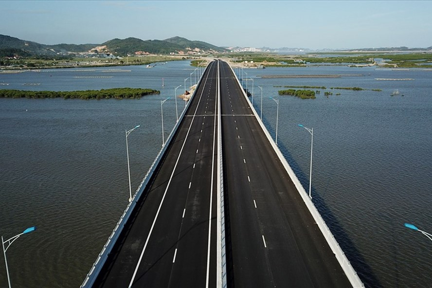   Tuyến cao tốc ven sông với tổng vốn đầu tư 9500 tỷ hoàn thiện trong năm 2022 sẽ thúc đẩy kinh tế Uông Bí trong thu hút đầu tư nước ngoài