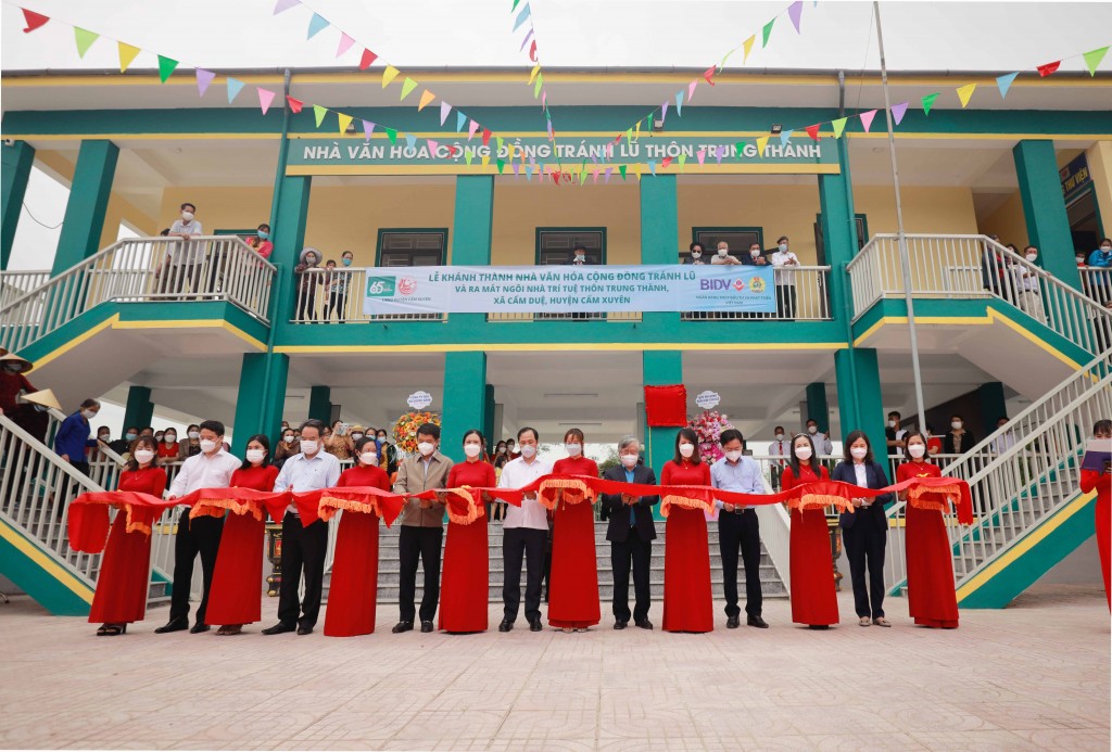 Khánh thành Nhà chống lũ