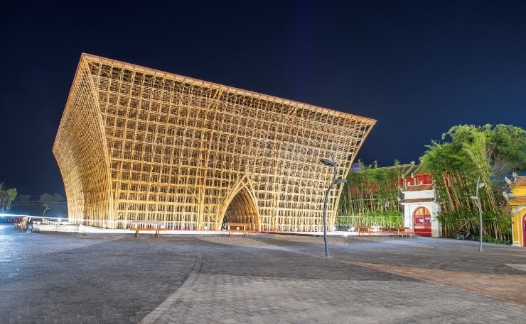 Dấu ấn của Nhà tre Bamboo Legend tại Phú Quốc United Center trên báo quốc tế