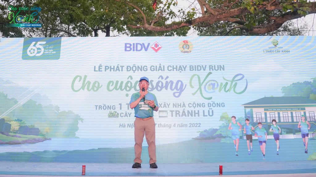 02 Ông Trần Xuân Hoàng - Ủy viên HĐQT, Chủ tịch Công đoàn BIDV phát biểu tại Lễ phát động Giải chạy BIDVRun Cho cuộc sống Xanh