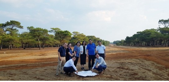 Nhóm nghiên cứu Tài nguyên và Môi trường cùng lãnh đạo Học viện đi khảo sát thực địa đề tài nghiên cứu tại Tây Nguyên