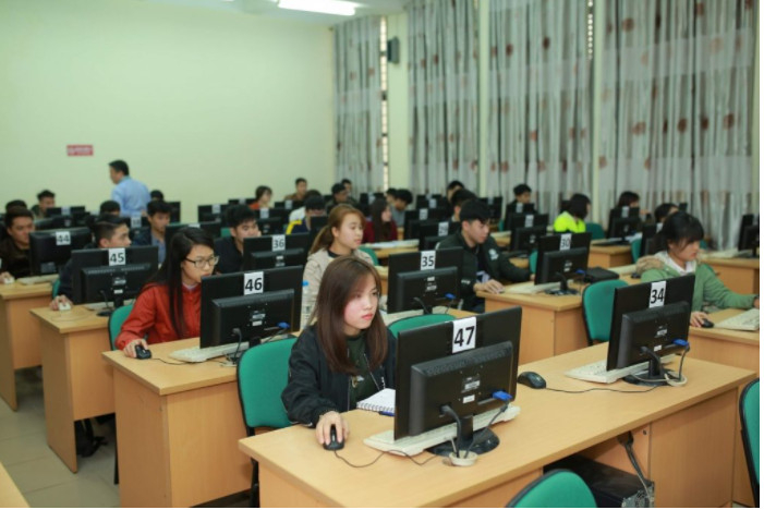 Sinh viên thực hành tại phòng máy tính khoa Công nghệ thông tin, Học viện Nông nghiệp Việt Nam