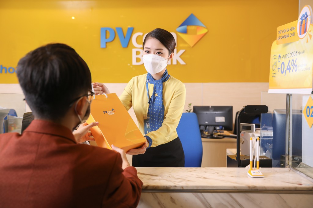 Vinh danh PVcomBank trong Top 500 Doanh nghiệp tăng trưởng nhanh nhất Việt Nam 2022