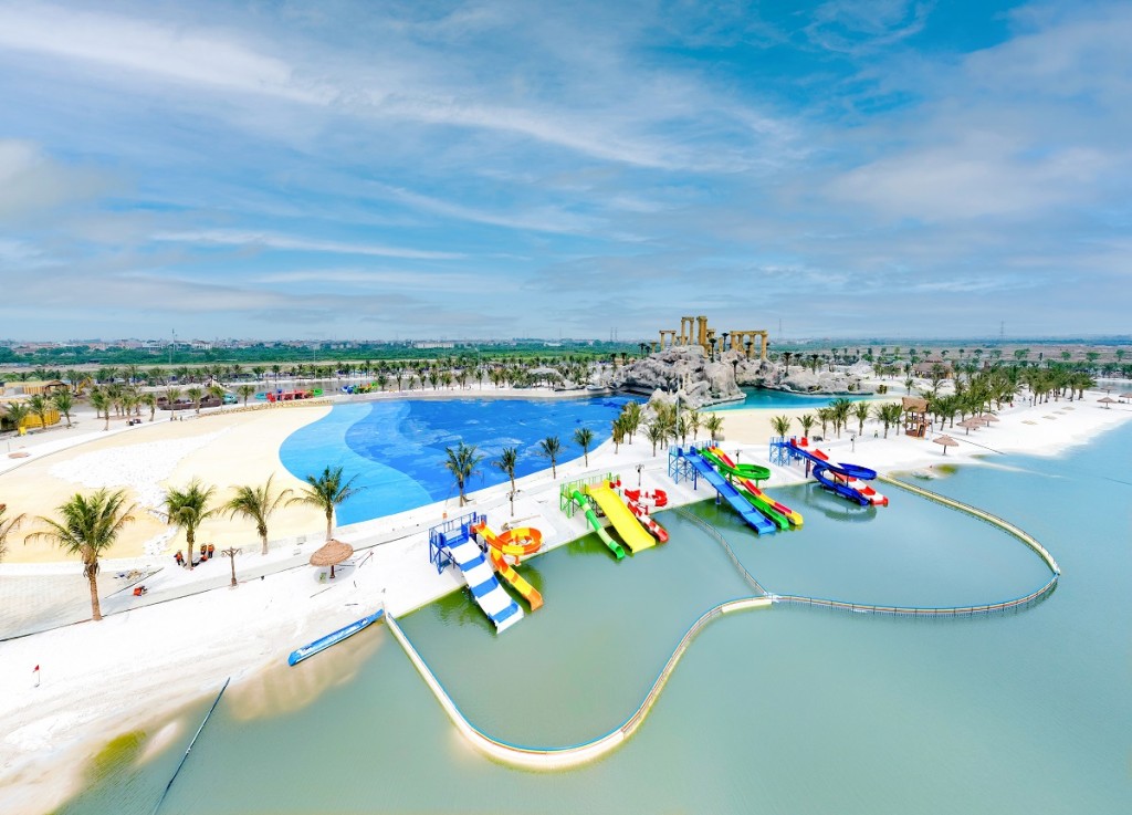 Tổ hợp công viên Biển tạo sóng nhân tạo Royal Wave Park đã hoàn tất các hạng mục trước ngày khai trương