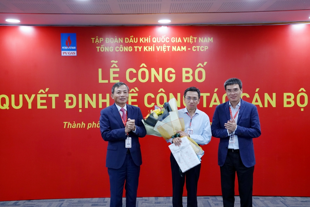 Tri ân cựu Thành viên HĐQT PV GAS, Chủ tịch HĐQT PGS Phan Quốc Nghĩa