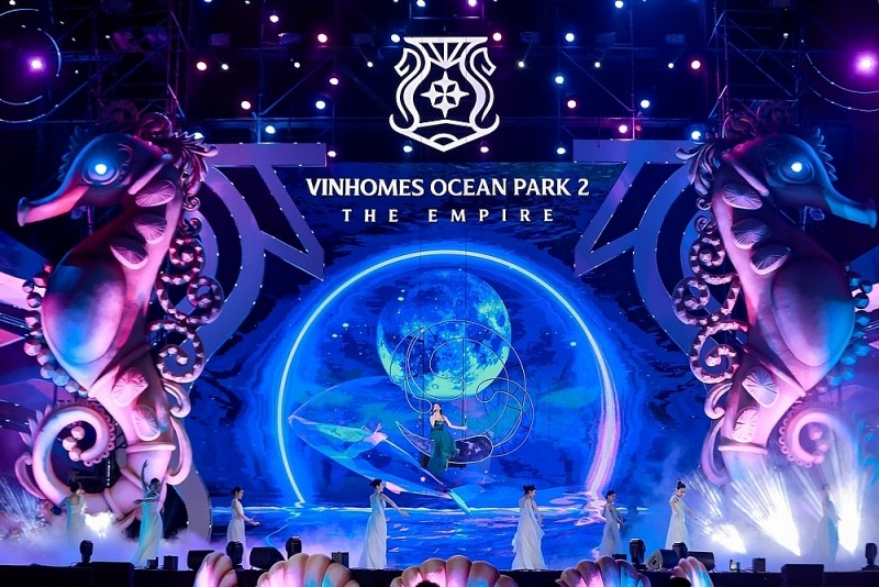 Mãn nhãn với màn ra mắt rực rỡ của Tổ hợp biển tạo sóng tại Vinhomes Ocean Park 2 - The Empire