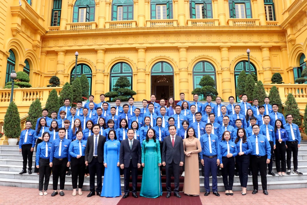 Tại Phủ Chủ tịch, Phó Chủ tịch nước Võ Thị Ánh Xuân đã gặp mặt 60 đại biểu thanh niên tiên tiến xuất sắc tiêu biểu Khối Doanh nghiệp Trung ương