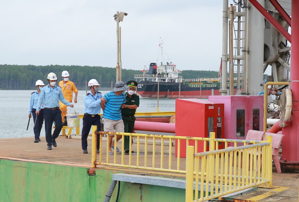 phối hợp nhiều lực lượng để bảo vệ an ninh, an toàn khu vực cảng PV GAS Vũng Tàu