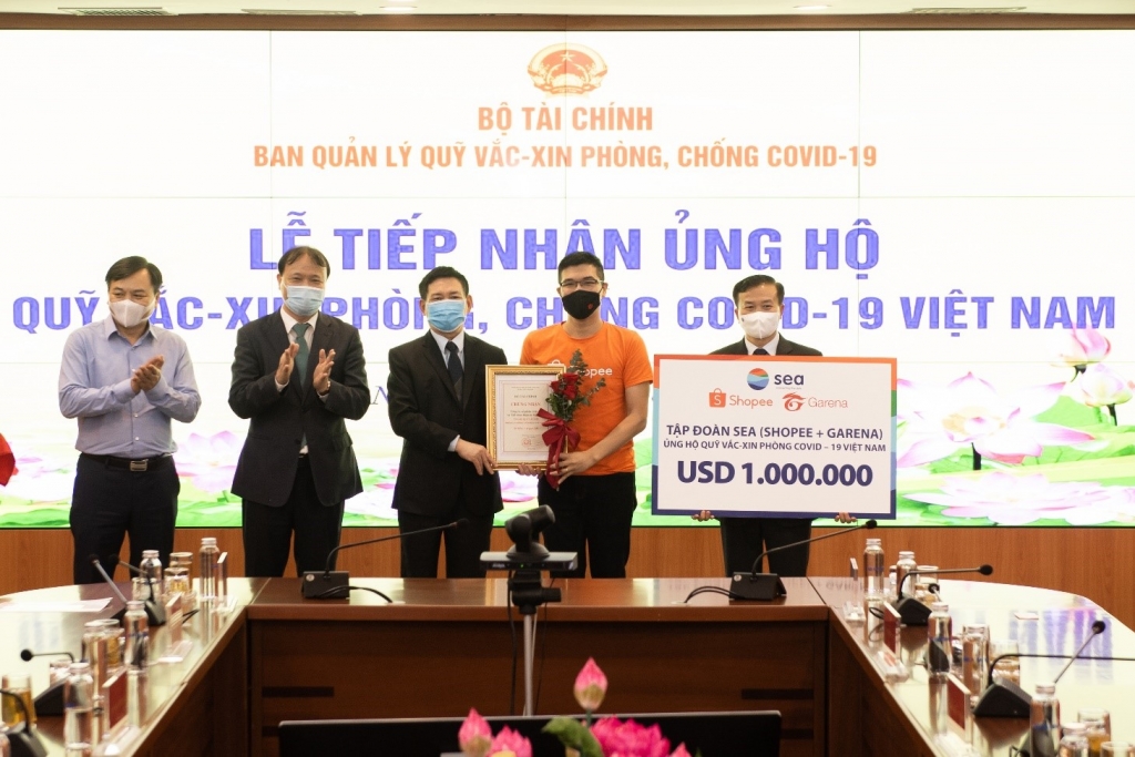 Shopee và Garena Việt Nam ủng hộ 1 triệu USD vào Quỹ vắc-xin phòng chống Covid-19