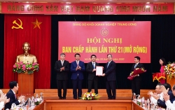 Chủ tịch Vietcombank Nghiêm Xuân Thành giữ chức Ủy viên Ban Thường vụ Đảng ủy Khối DNTƯ