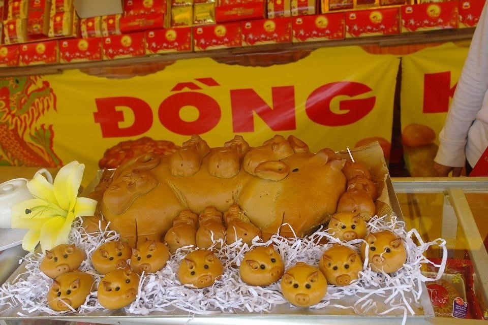 Món bánh Trung thu Sơn Long Đồng Khánh gia truyền của gia đình anh Vũ Mập