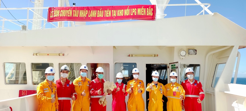 Lễ đón chuyến tàu nhập lạnh đầu tiên tại kho nổi LPG miền Bắc