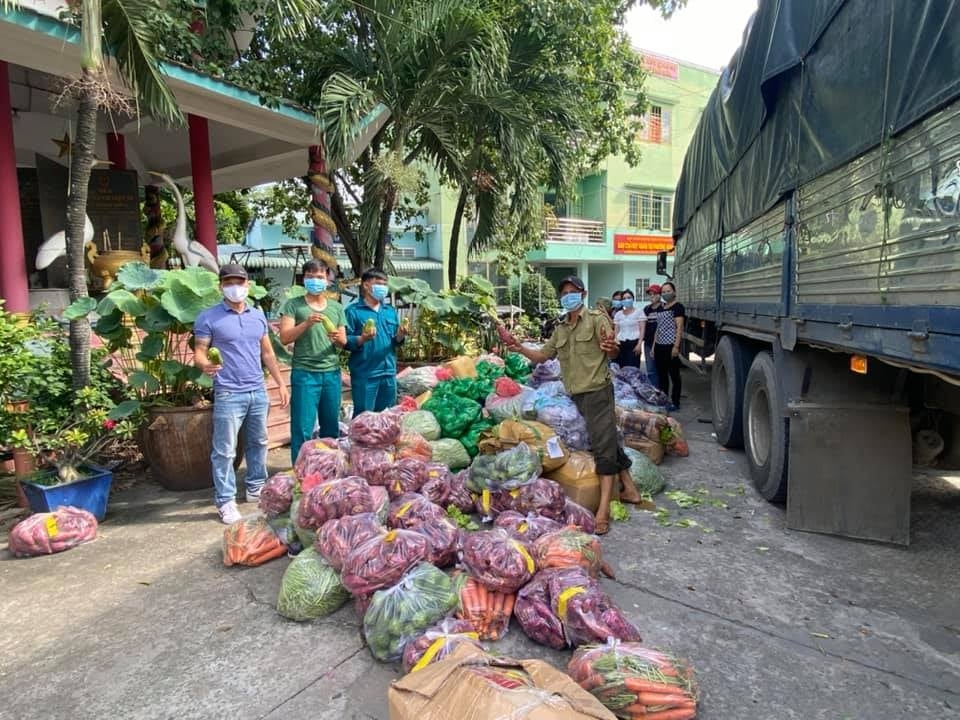 Trước diễn biến phức tạp của tình hình dịch bệnh tại Tp. HCM, Quỹ Những tấm lòng Nhân ái Cen Land đã phát động chương trình “Sài Gòn cần – Cen sẵn sàng”, hỗ trợ rau, củ, quả sạch nhằm san sẻ khó khăn, giúp Sài Gòn thêm vững vàng vượt qua đại dịch.