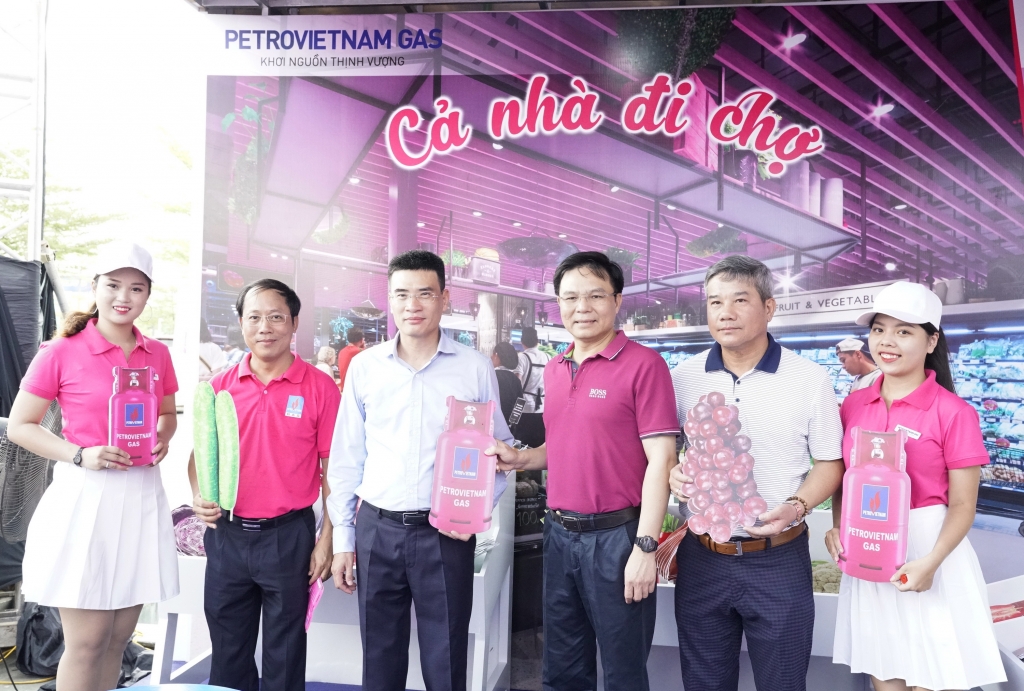 3145 1 lanh dao tham gia ngay hoi pvgas