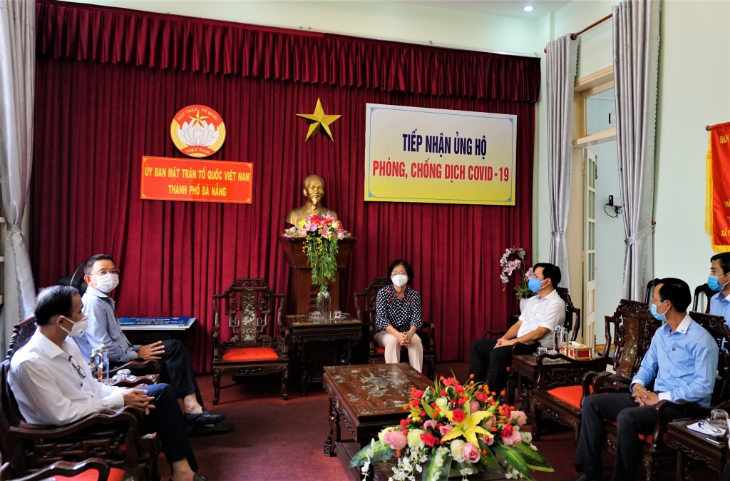 5615 20200813 nhd vcb cung tp da nang day lui covid 19 2