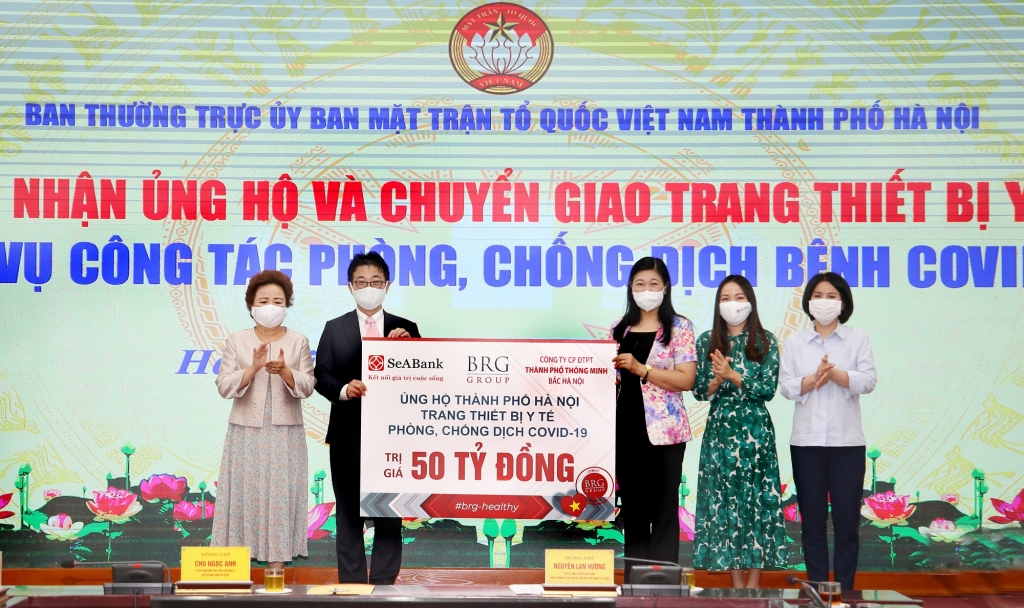 Tập đoàn BRG, Ngân hàng SeABank và Công ty Thành phố Thông minh ủng hộ TP. Hà Nội trang thiết bị y tế trị giá 50 tỷ đồng