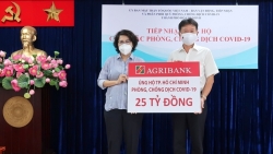 Agribank ủng hộ TP HCM 25 tỷ đồng phòng chống dịch Covid-19