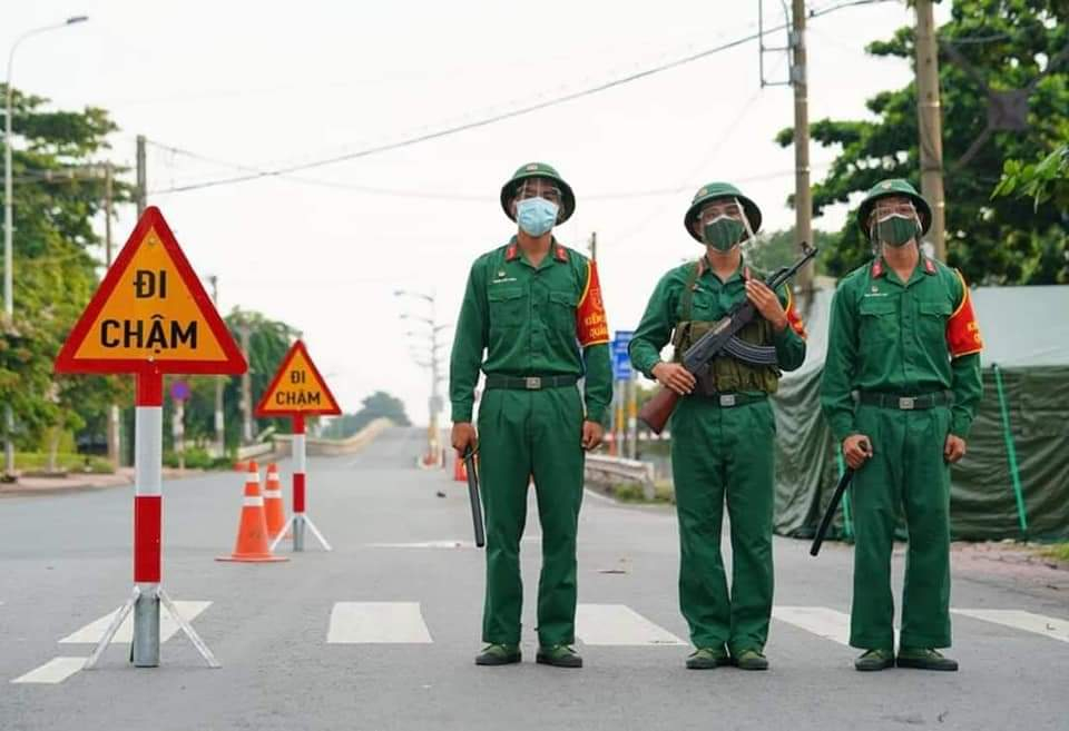 Chùm ảnh các đồng chí áo xanh tại các chốt Ảnh Tư liệu