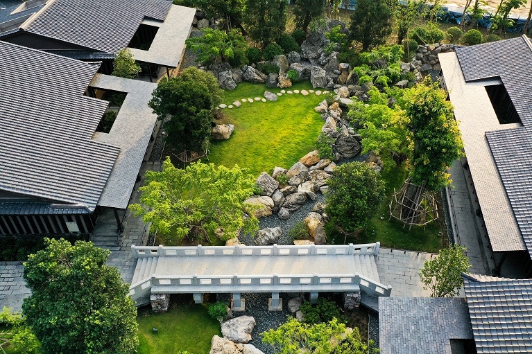 0253 yoko onsen quang hanh 1