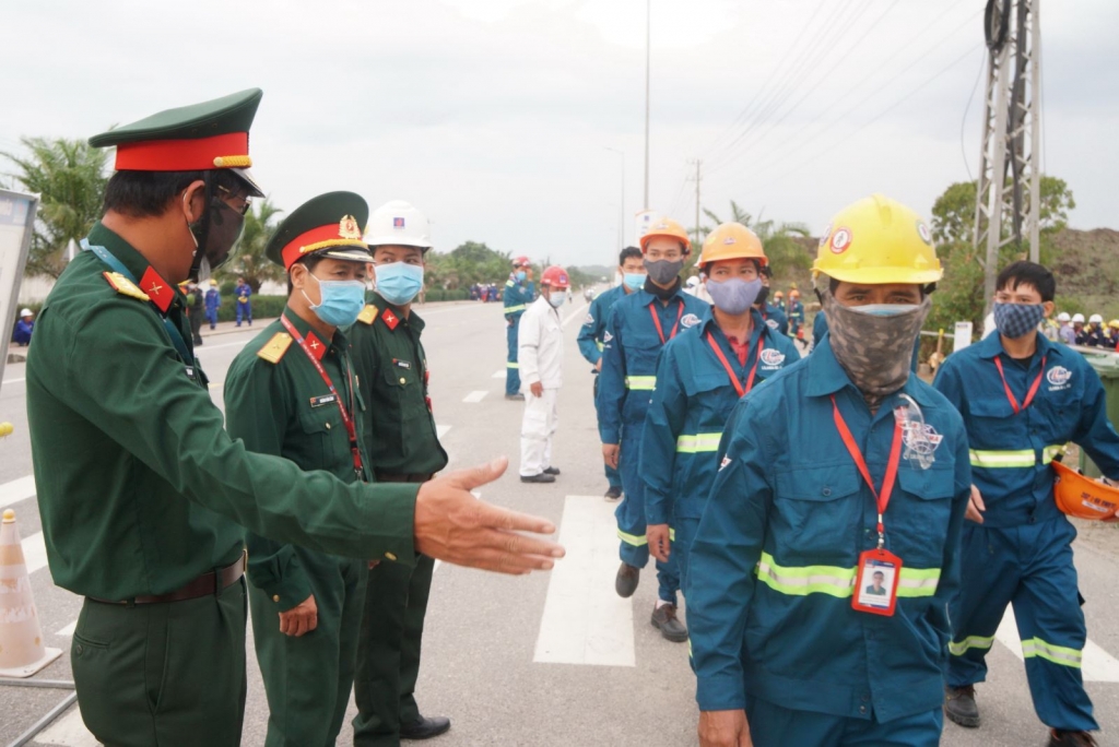 Lực lượng Cựu chiến binh phối hợp kiểm tra an ninh