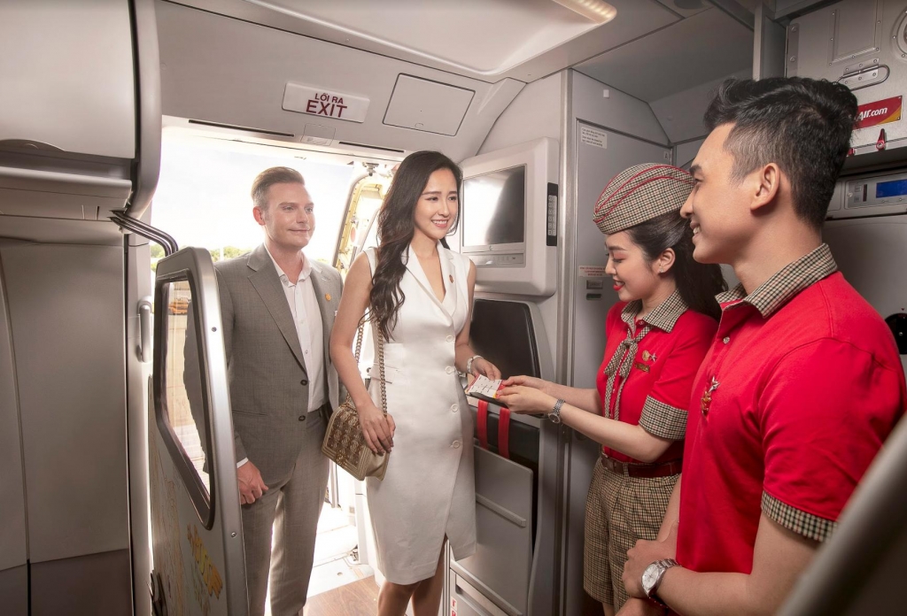 Tưng bừng ra mắt hạng vé mới Deluxe, Vietjet khuyến mại tới 50% giá trên toàn mạng bay