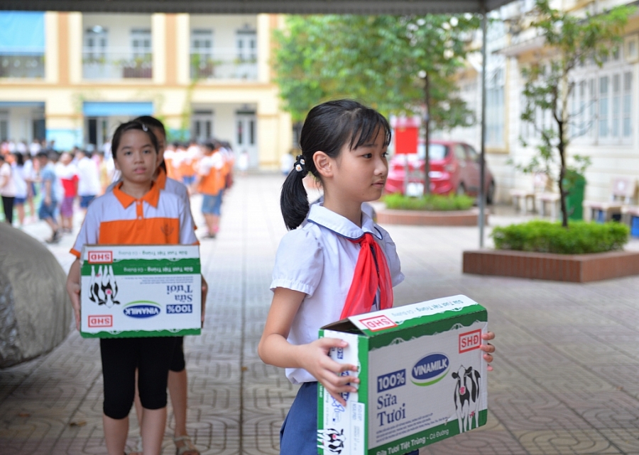 Sữa học đường nhân đôi niềm vui đến trường của trẻ trong năm học mới