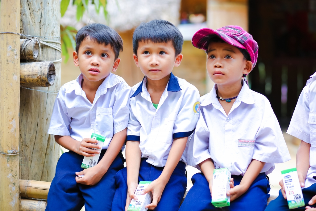 Chương trình Sữa học đường đã góp phần tiết kiệm chi phí cho các phụ huynh trong việc bổ sung dinh dưỡng cho con, đặc biệt đối với các vùng điều kiện kinh tế còn khó khăn
