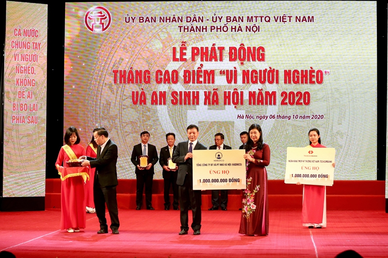  Tổng công ty Đầu tư và Phát triển nhà Hà Nội đóng góp kinh phí 1 tỷ đồng tại Lễ phát động Tháng cao điểm