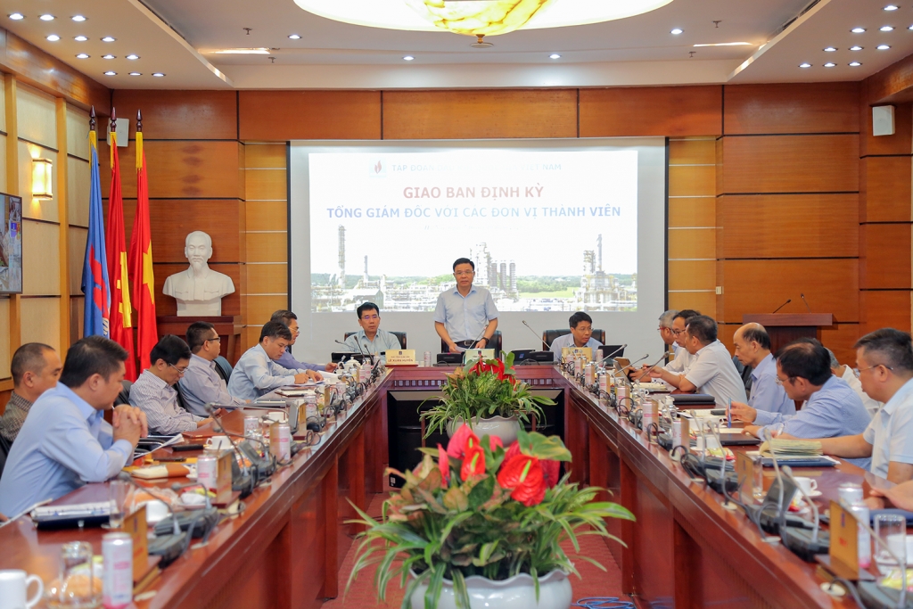   Ngày 7/10/2020, Tổng giám đốc PVN Lê Mạnh Hùng đã chủ trì cuộc họp trực tuyến về tình hình sản xuất, kinh doanh tháng 9 và 9 tháng đầu năm 2020