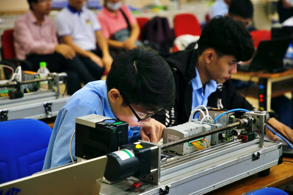 Cuộc thi là cơ hội để các sinh viên áp dụng kiến thức đã học để giải các bài toán thực tế trong ngành tự động hoá