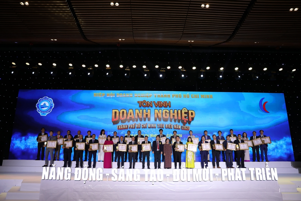 Hòa Bình 8 năm liên tiếp đạt doanh nghiệp TP HCM tiêu biểu