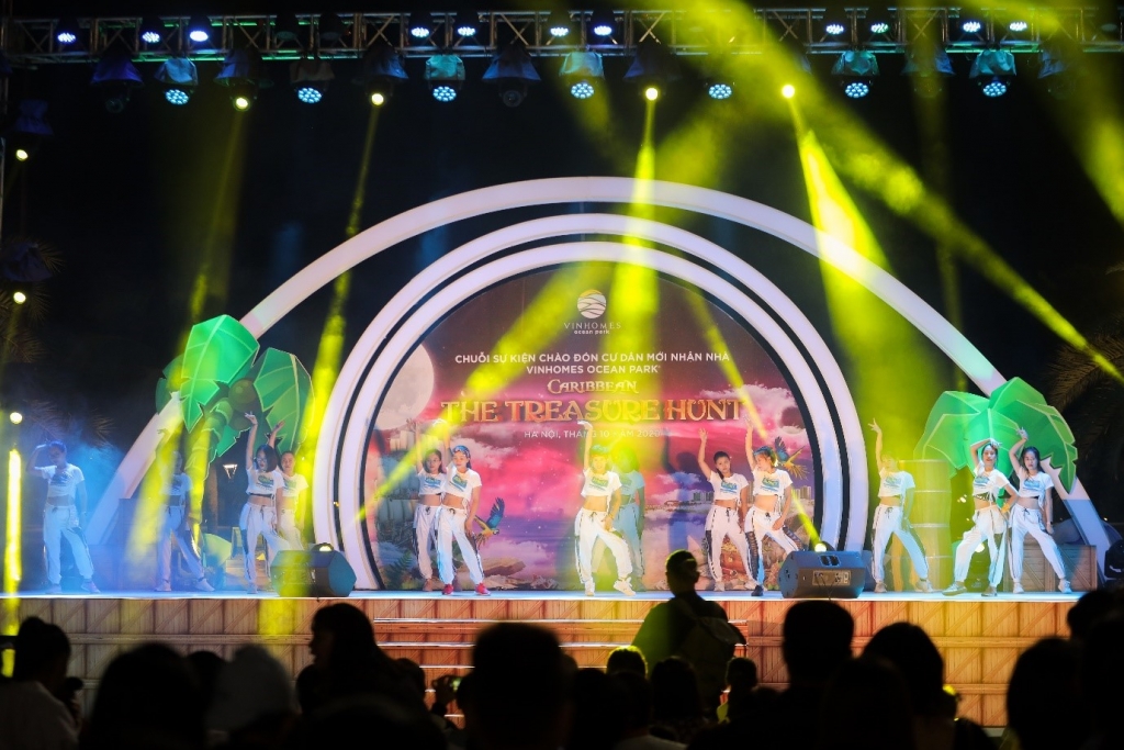 Tiết mục“Biểu diễn võ thuật Karate” đến từ các cư dân nhí của câu lạc bộ Karate Club Waka Waka