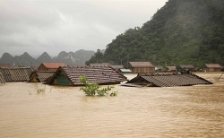 Ngành Ngân hàng trợ giúp người dân miền Trung và Tây Nguyên vượt qua mưa lũ