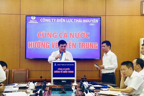 Ông Đinh Hoàng Dương - Giám đốc Công ty Điện lực (PC) Thái Nguyên kêu gọi toàn thể CBCNV PC Thái Nguyên ủng hộ đồng bào lũ lụt miền Trung.